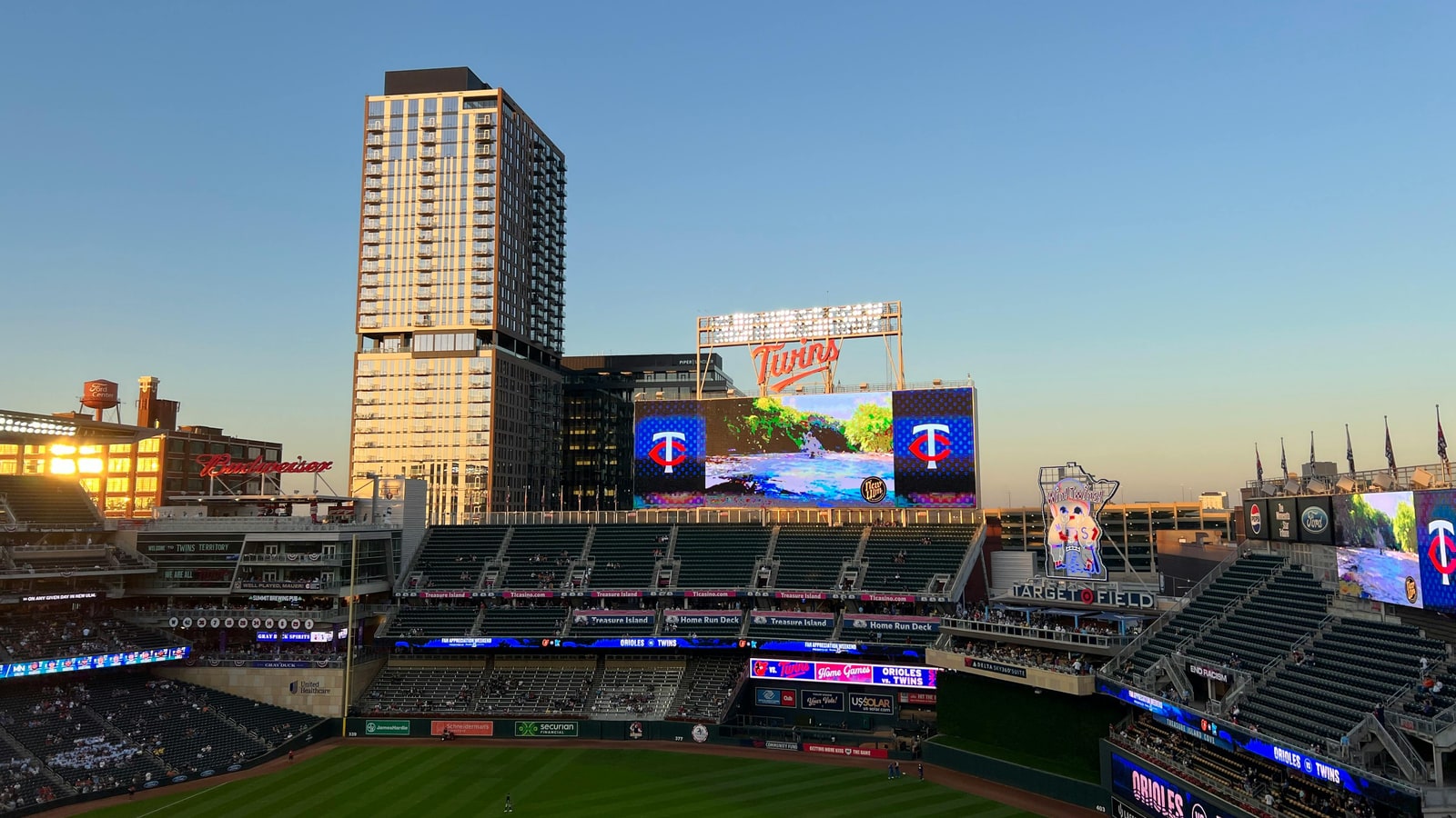 Who are the players for the Minnesota Twins?
