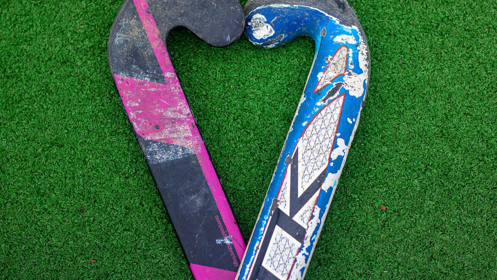 Where is the fulcrum on a hockey stick?
