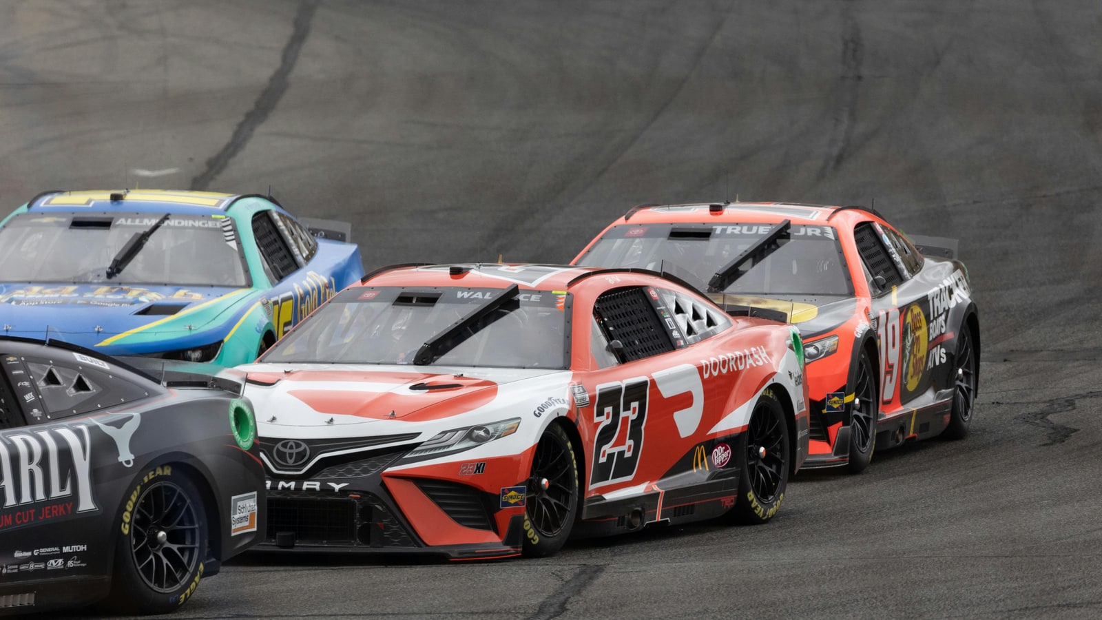 Who are the drivers in the NASCAR race?