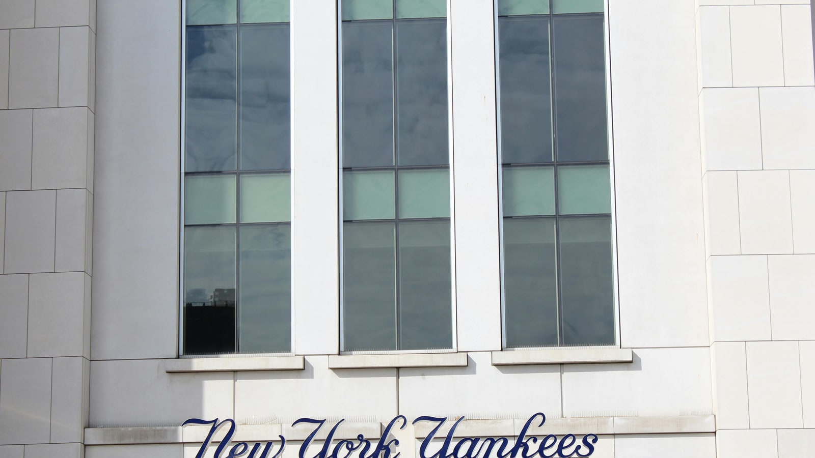 Who was traded to the New York Yankees in 1960?