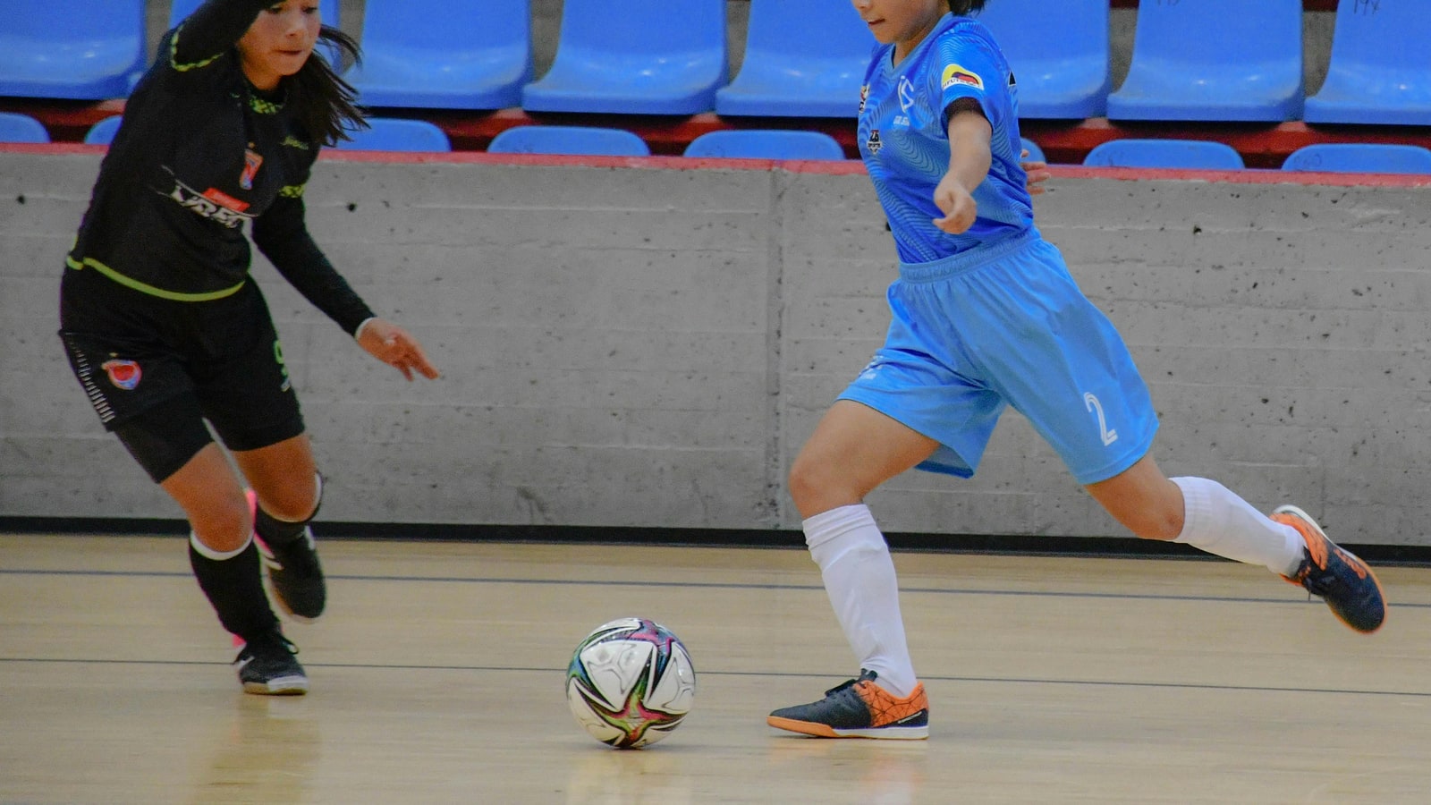 Why can't futsal players play football?