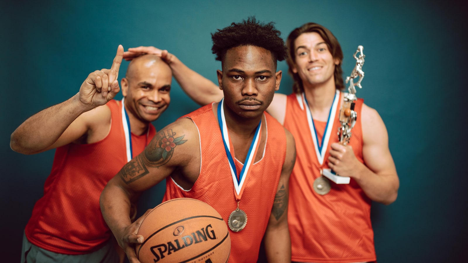 Who got the 6th Man of the Year award in the NBA?