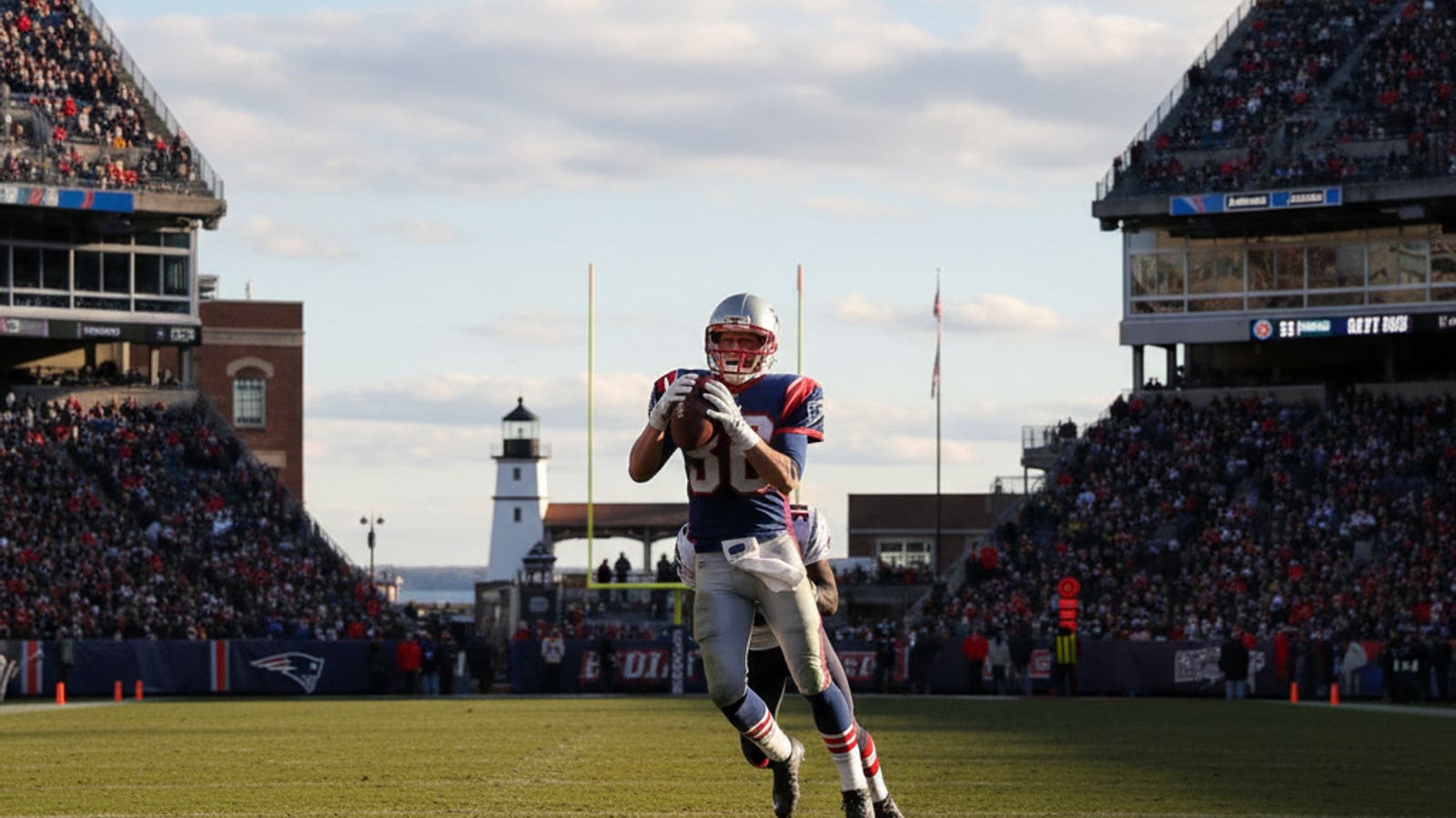 How many receptions did Wes Welker have for the New England Patriots?