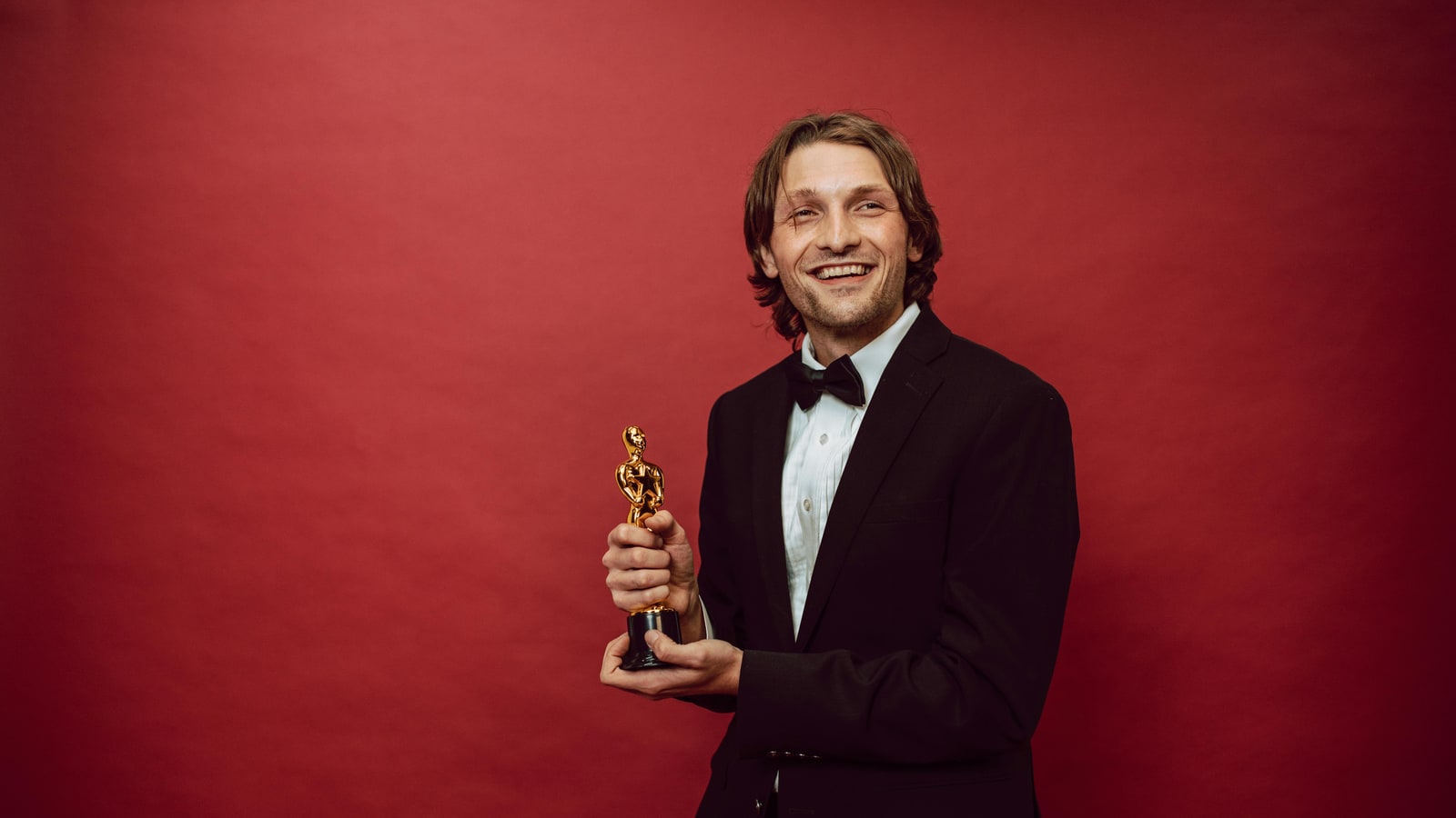 Who is getting the lifetime achievement award at the Grammys?