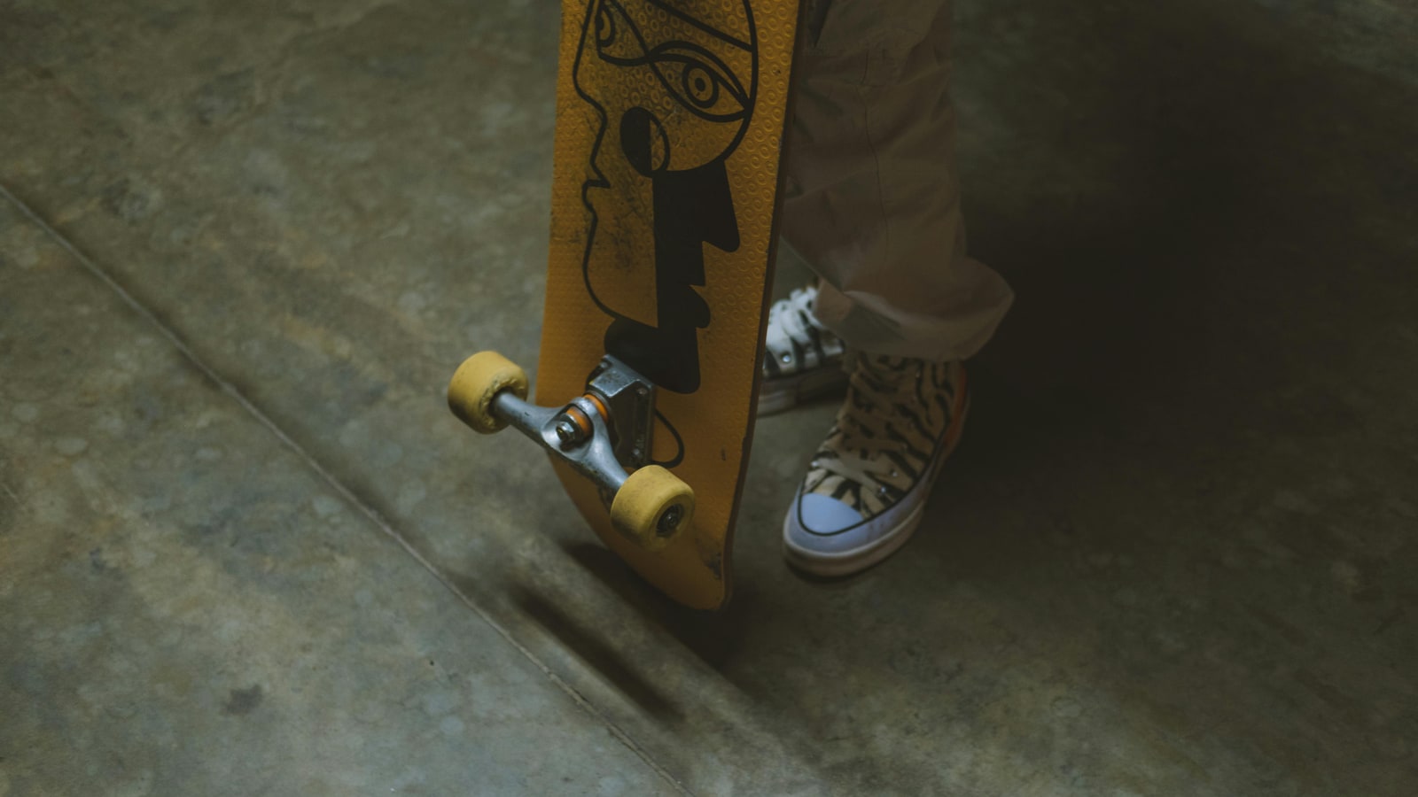 Where do I put my feet for a kickflip?