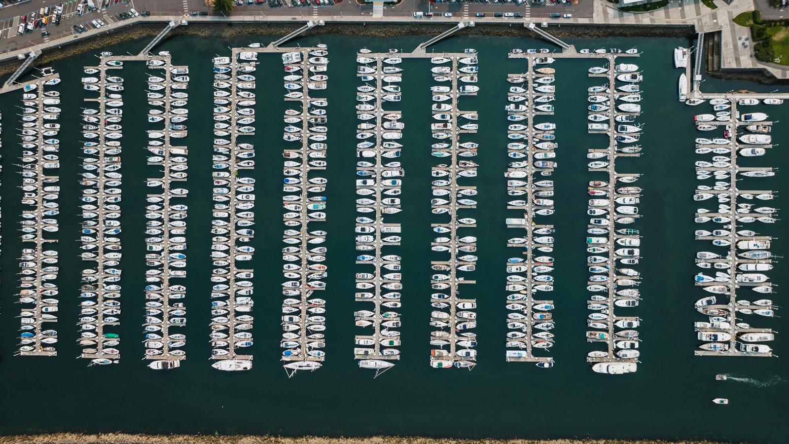 Where do the Seattle Mariners play their home games?