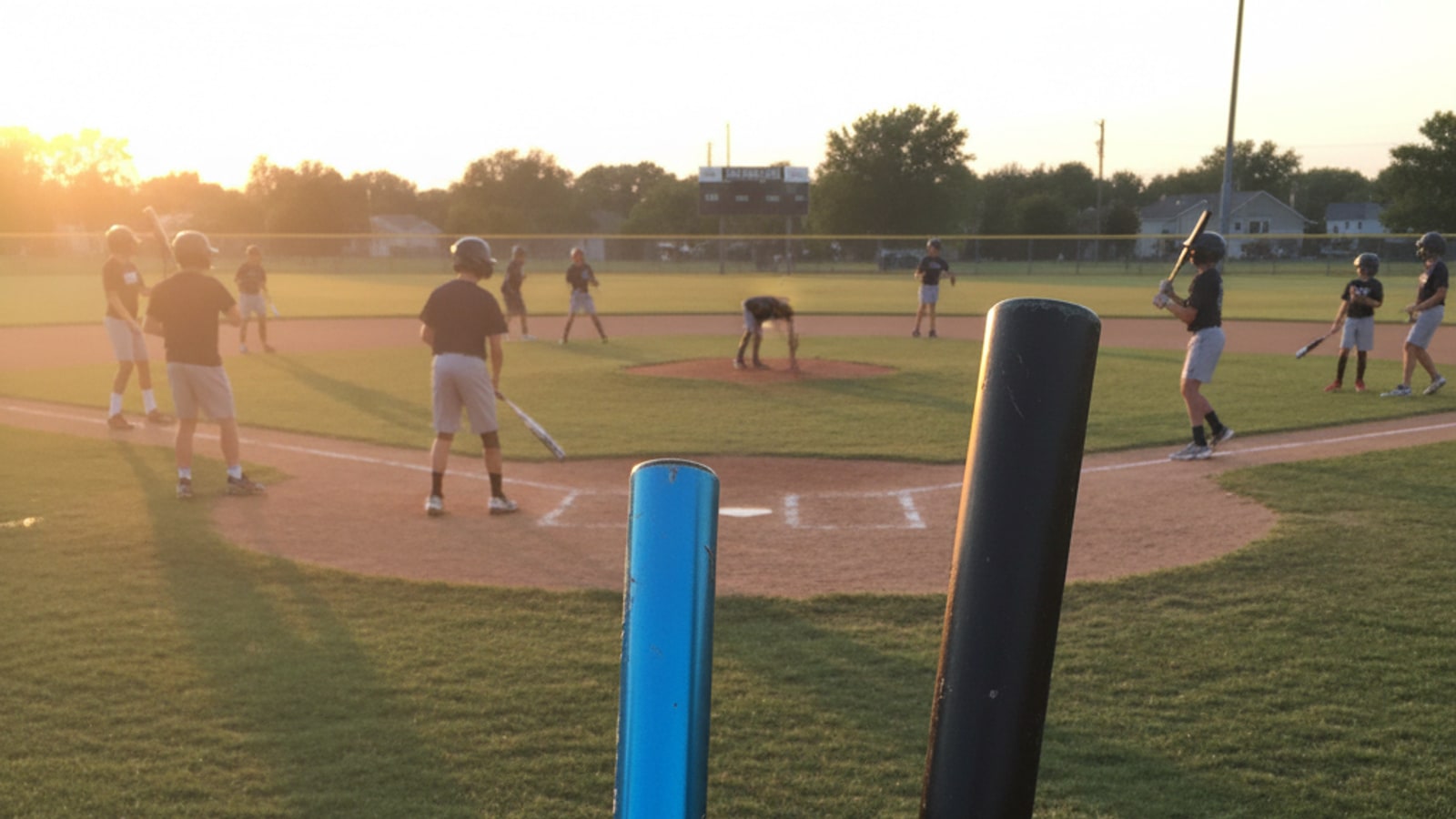What kind of bat is permitted in high school?