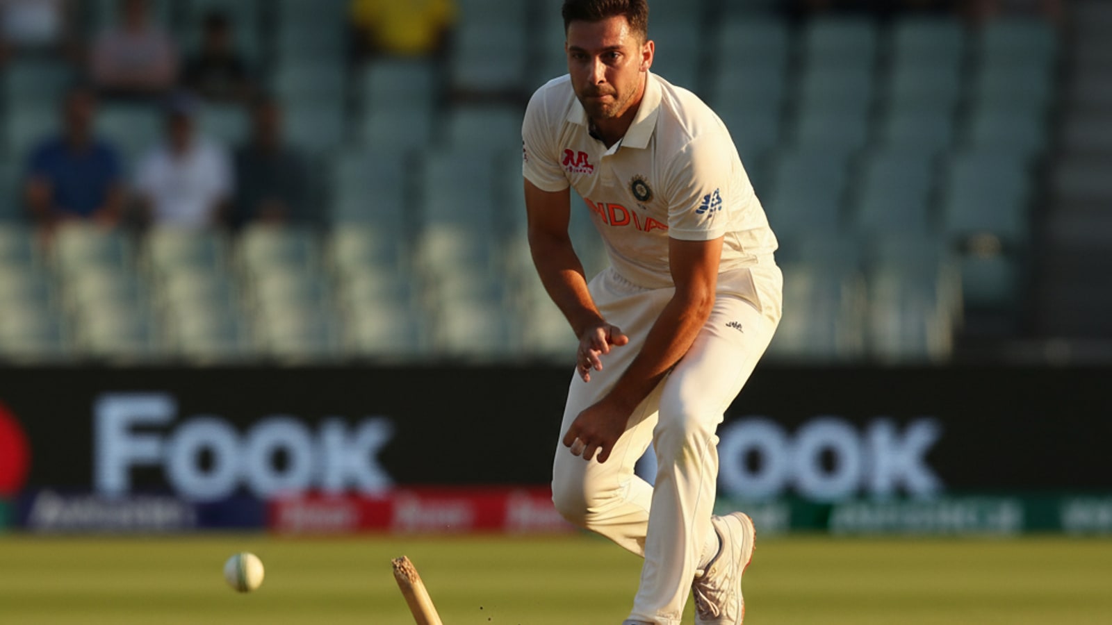 How do you bowl a perfect yorker?