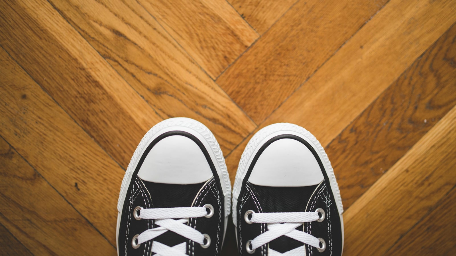 Why do powerlifters wear Converse?
