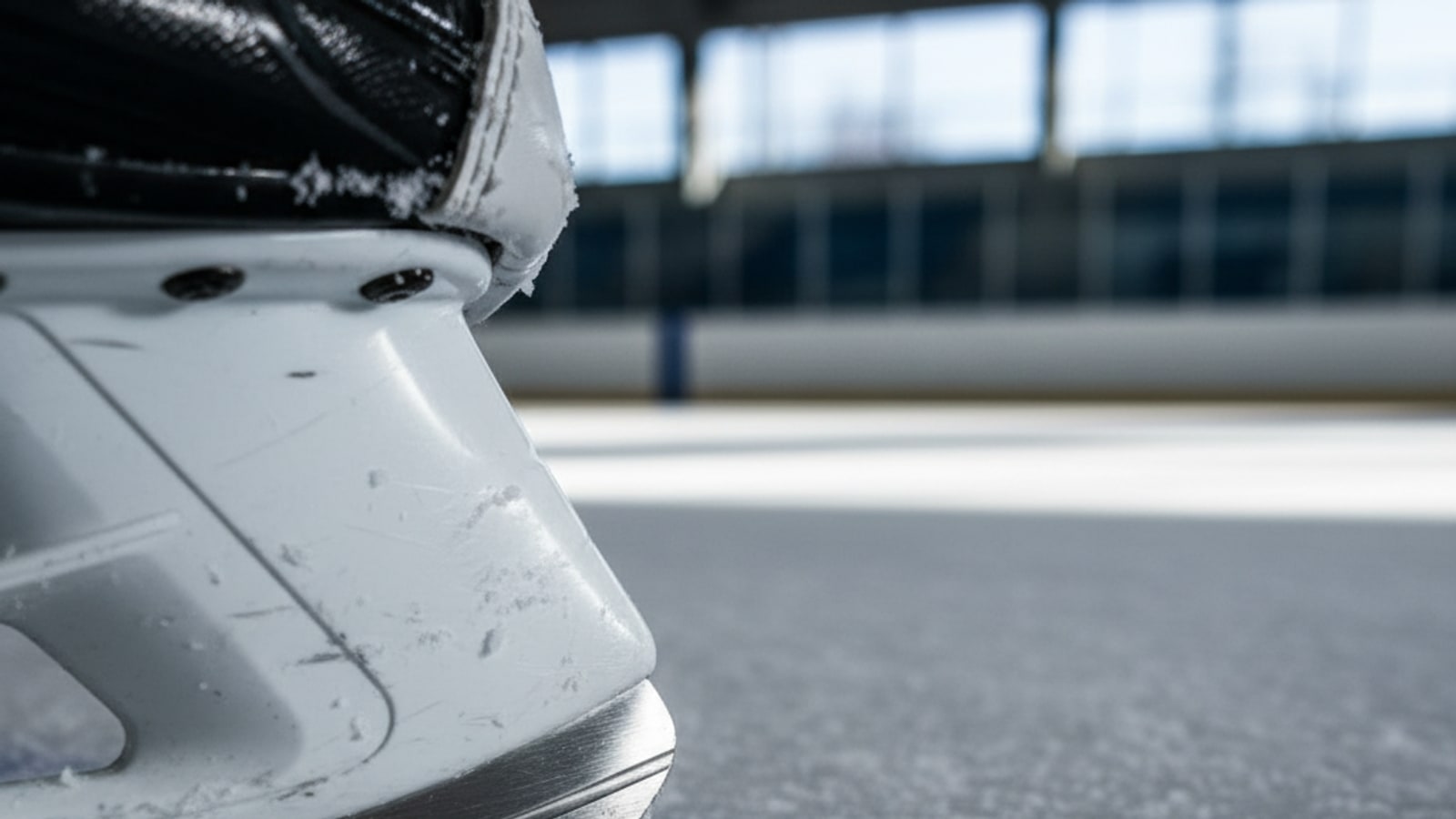 Do hockey skates have edges?