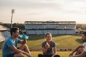 What Should I Eat and Drink Before a Football Game?