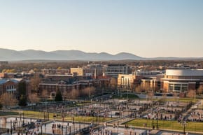How Many Colleges in the US Have Basketball Teams?