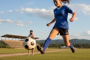 When Did Mia Hamm Become a Soccer Player?