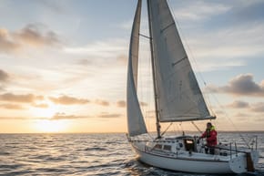 What Is the Minimum Size of a Sailboat for Open Ocean Sailing?