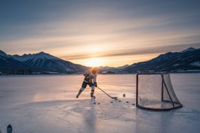 How Many Goals Did Wayne Gretzky Score in One Season?