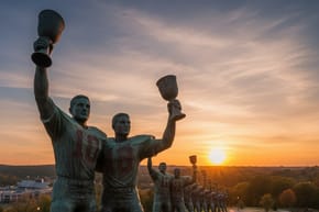 What College Teams Have Won Back-to-Back National Championships?