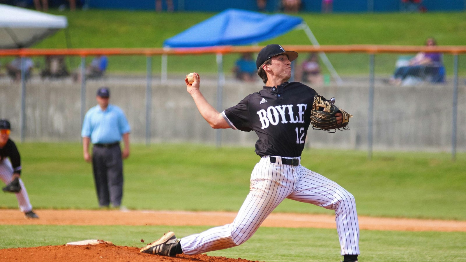 Who was the last pitcher to pitch 300 innings?